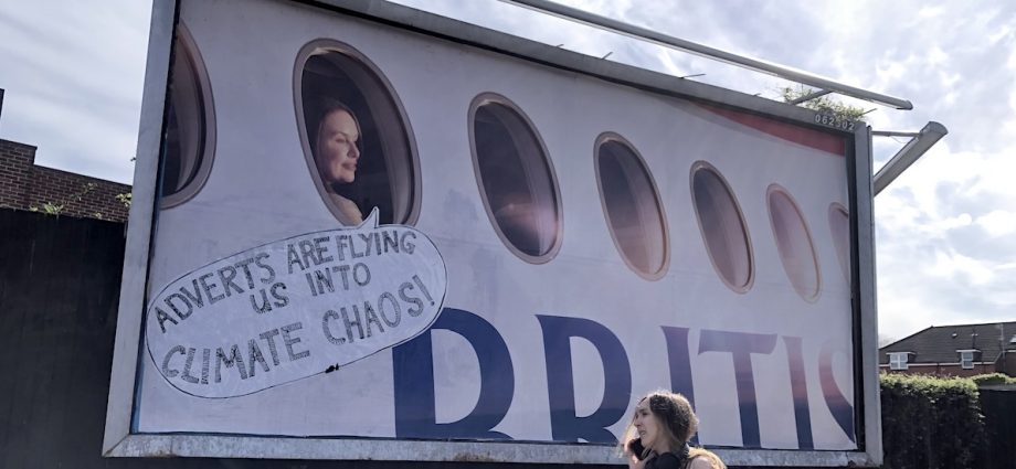 bristol-becomes-first-uk-city-to-ban-fast-fashion-adverts-over-industry’s-environmental-toll