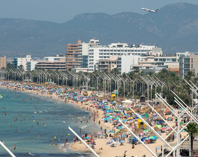 these-european-cities-say-they-have-too-many-tourists.-why-are-their-airports-expanding?