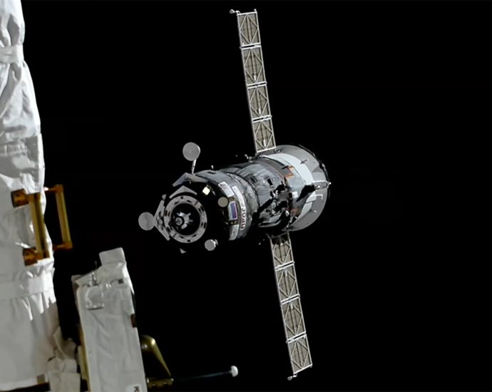 progress-96-cargo-spacecraft-docks-to-station-to-resupply-crew