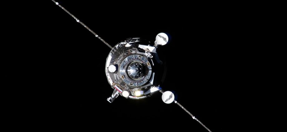 progress-96-cargo-spacecraft-approaching-station-for-docking