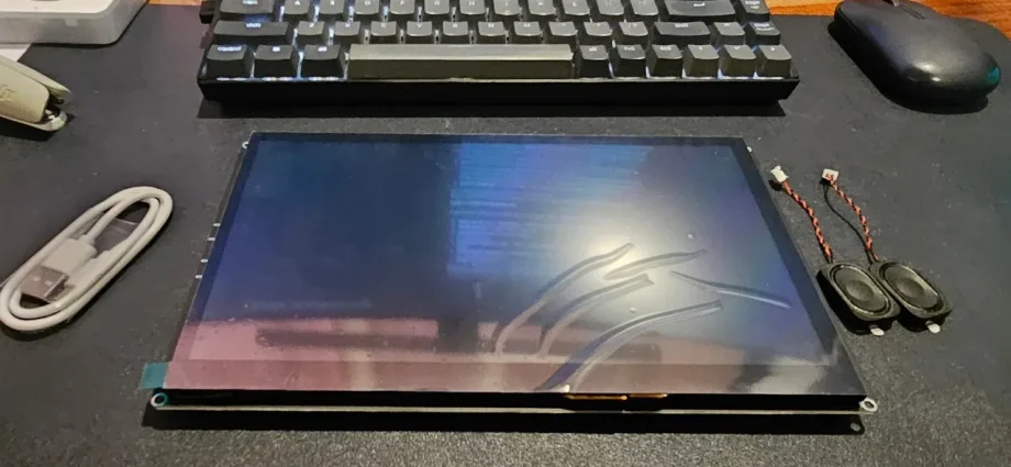 elecrow-crowpanel-advanced-hmi-display-review:-a-tinkerer’s-touchscreen