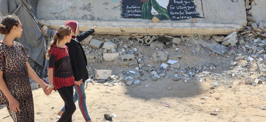 ed-sheeran-concert-set-to-go-ahead-after-outcry-over-gaza