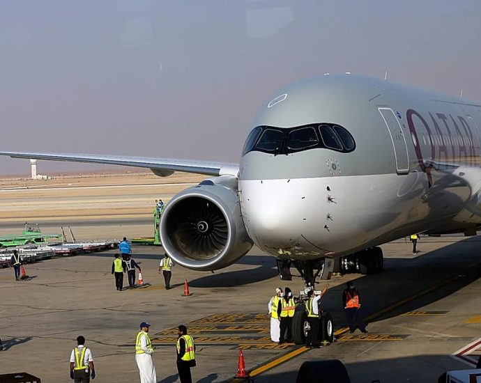 flames-and-smoke-spotted-at-riyadh’s-king-khalid-airport-after-overnight-air-raid-alert