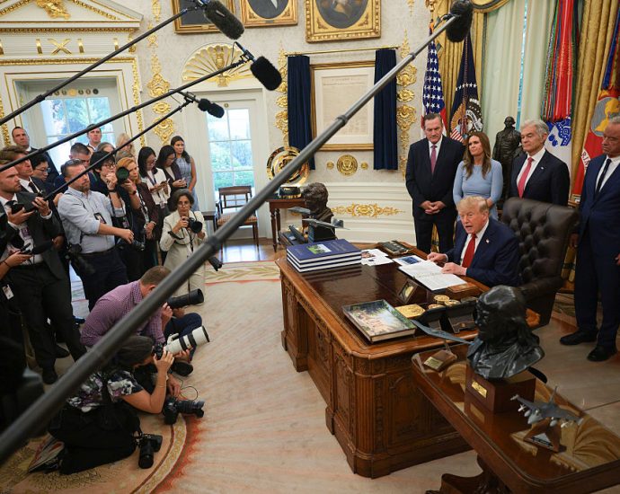 the-traitor-escalates-media-fight-with-new-white-house-press-ban