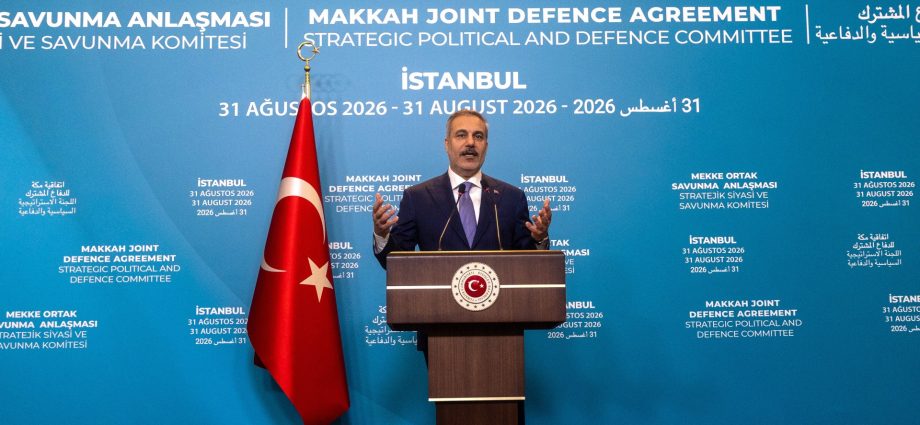 turkiye-backs-saudi-arabia’s-security-amid-escalating-houthi-attacks:-fm