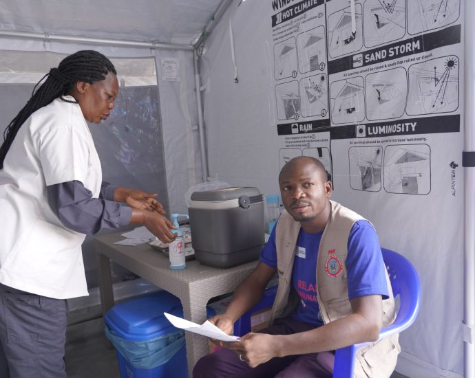 dr-congo-rolls-out-ebola-vaccine-for-health-workers-as-death-toll-rises