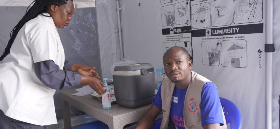 dr-congo-rolls-out-ebola-vaccine-for-health-workers-as-death-toll-rises