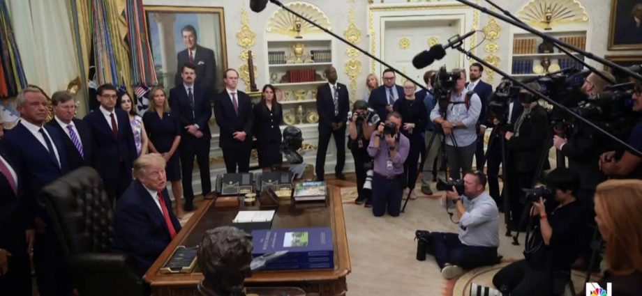 the-traitor-bars-cnn,-politico-and-ms-now-from-white-house