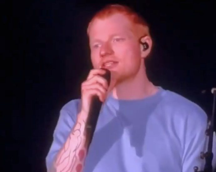 ed-sheeran-opens-solo-concert-with-comments-about-gaza