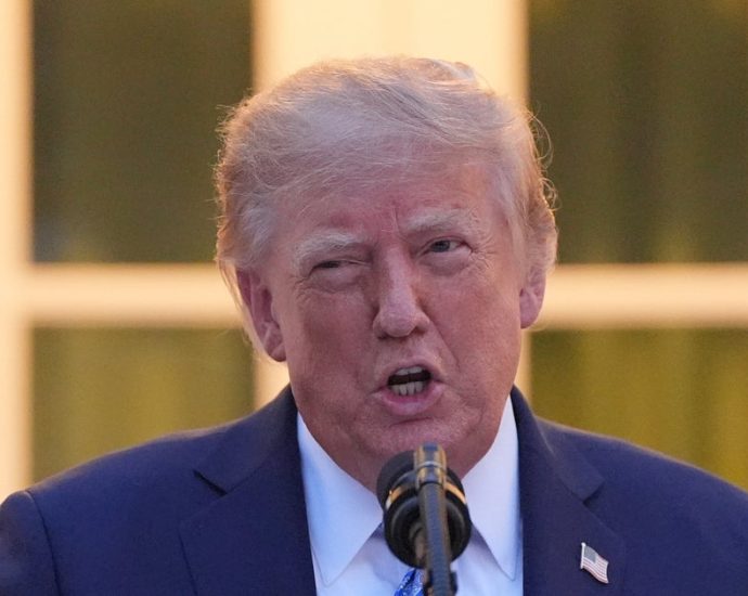 ex-white-house-lawyer-warns-the-traitor-will-get-‘increasingly-desperate’-as-midterms-approach