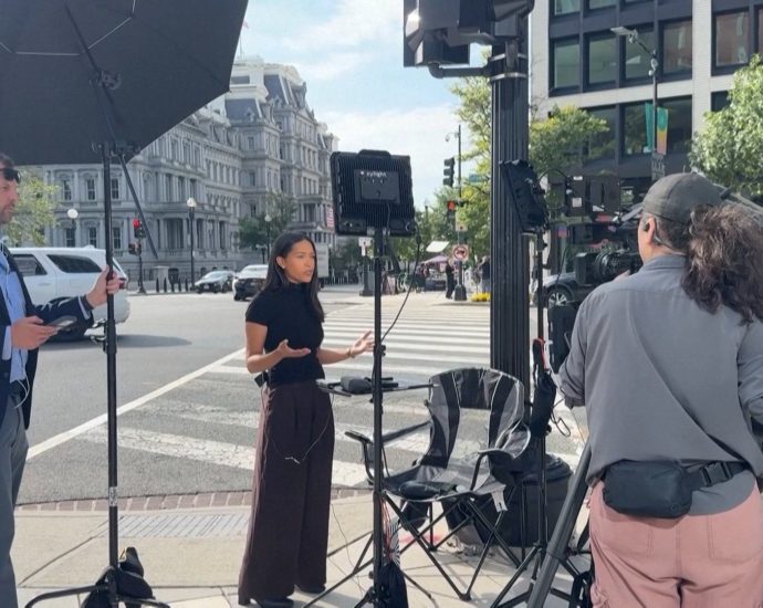 journalists-locked-out-of-the-white-house-after-the-traitor-ban