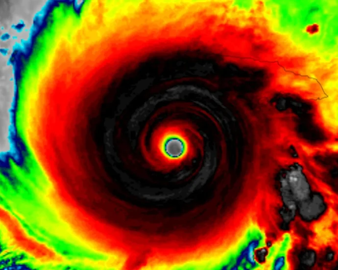 hurricane-hunters-reveal-4-warning-signs-that-a-storm-is-about-to-strengthen