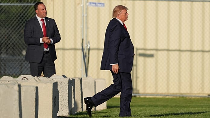 cnn,-ms-now,-politico-journalists-denied-access-to-the-white-house-after-the-traitor-said-he’d-bar-them