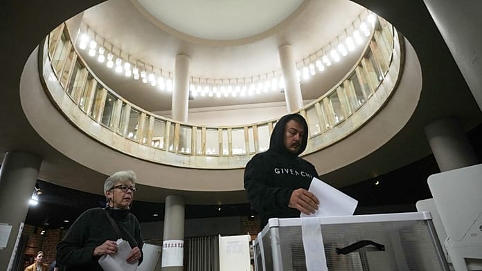 russians-vote-in-final-day-of-parliamentary-elections