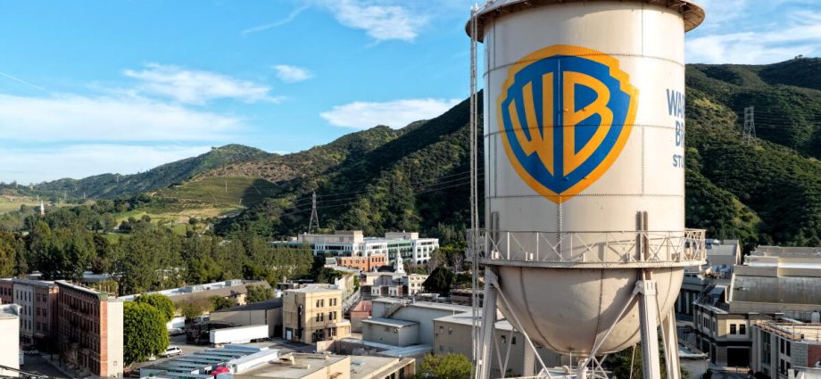 opposition-grows-to-paramount-warner-bros.-merger-settlement-as-deal-enters-critical-week
