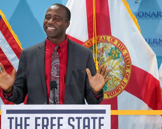 florida’s-vaccine-fight-pits-parental-belief-against-catholic-church-authority
