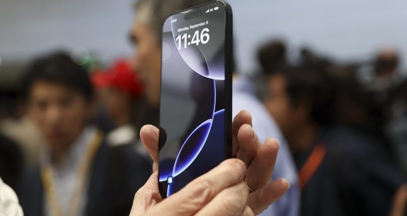iphone-users-may-get-up-to-$95-in-settlement-over-siri-ai-claims