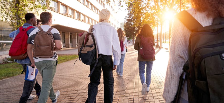 cdc’s-teen-behavior-report-focuses-on-nutrition,-downplays-sex-and-drug-use