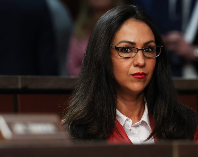 lauren-boebert-denies-ethics-complaint-claiming-affairs-with-staffers,-including-two-women