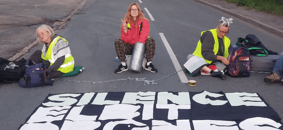 protesters-blockade-elbit-systems-factory-over-israel-weapons-supply