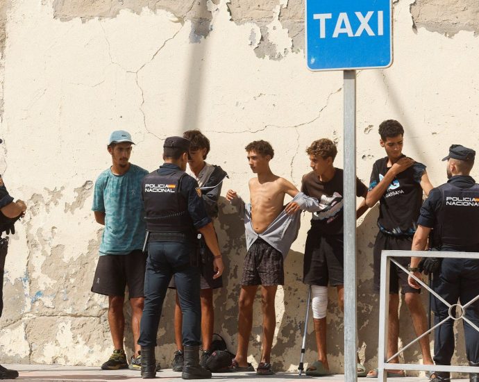 how-thousands-of-migrants-stranded-in-ceuta-are-surviving