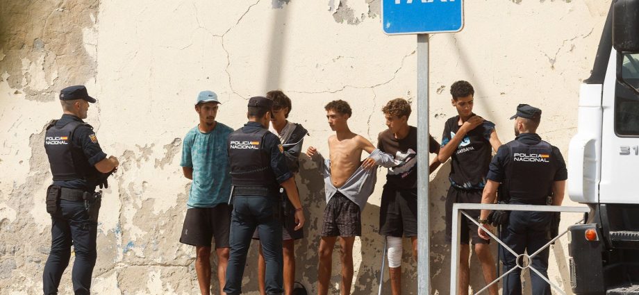 how-thousands-of-migrants-stranded-in-ceuta-are-surviving
