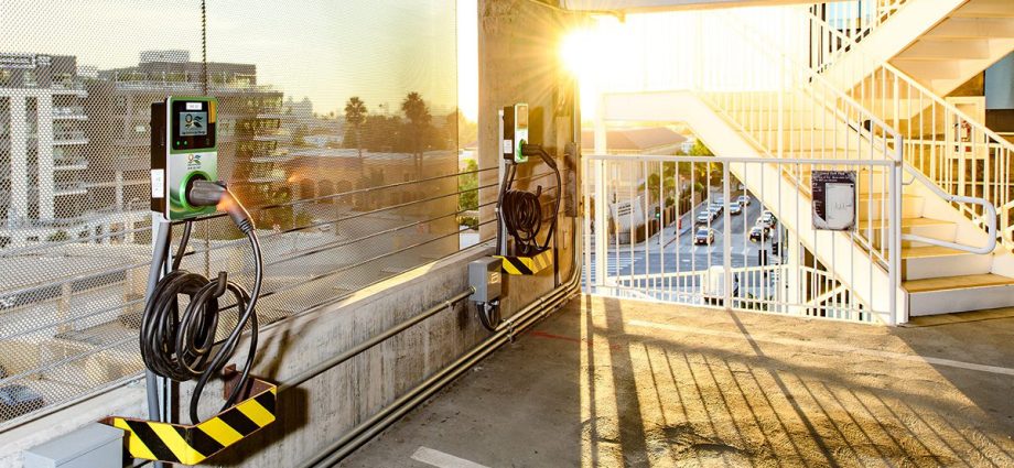 green-water-&-power-and-autel-energy-have-installed-over-10,000-ev-chargers