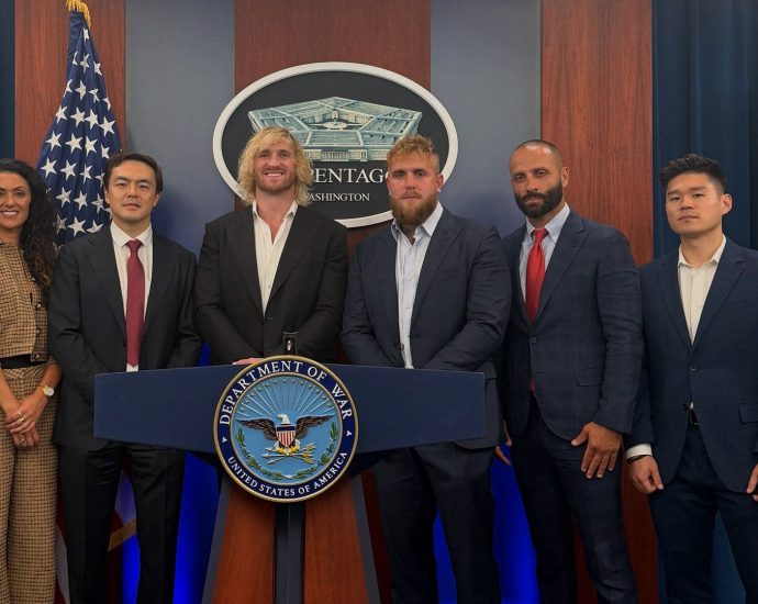 influencers-jake-and-logan-paul-visit-the-pentagon