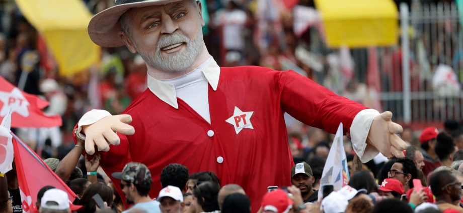 brazil-election:-lula-and-flavio-bolsonaro-tied-in-latest-polls