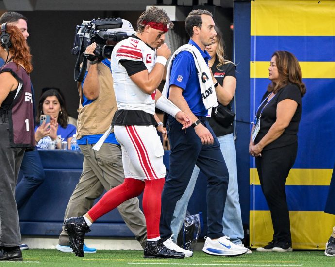these-young-quarterbacks-were-supposed-to-break-out-now-they’re-hurt.