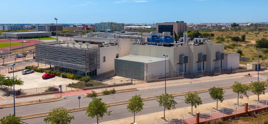 california-joins-us-states-clamping-down-on-data-center-gold-rush