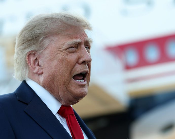 the-traitor-unveils-his-backup-plan-after-banning-media-from-white-house
