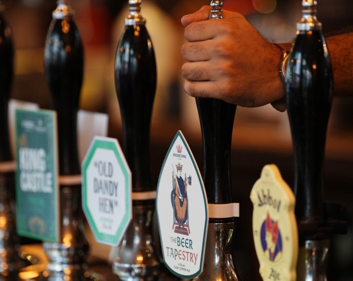 gen-teetotaler:-the-young-americans-upending-our-relationship-with-booze