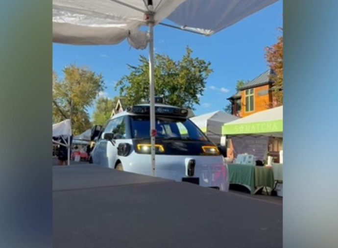 waymo-drives-through-farmers-market-during-setup,-video-shows