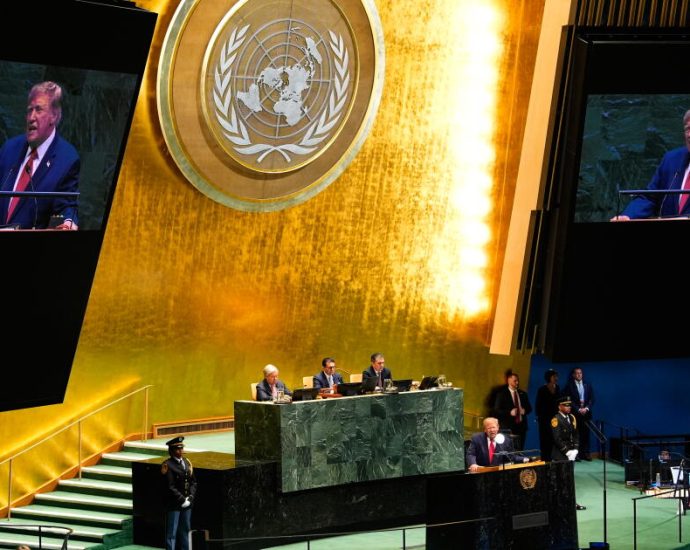 the-traitor-threatens-to-send-iran-‘into-hell’-if-war-carries-on