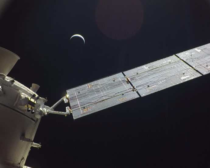 artemis-i-in-flight