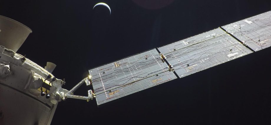 artemis-i-in-flight