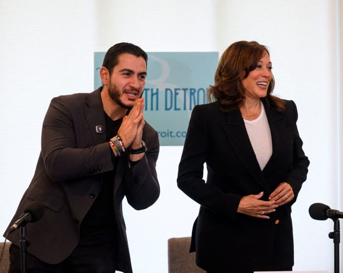 kamala-harris-campaigns-with-abdul-el-sayed-to-unify-democratic-voters