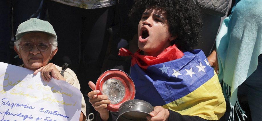 venezuelans-protest-interim-leader-delcy-rodriguez-at-un-headquarters