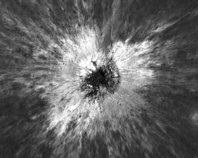 apod:-2026-september-23-–-a-new-lunar-crater:-mcgetchin