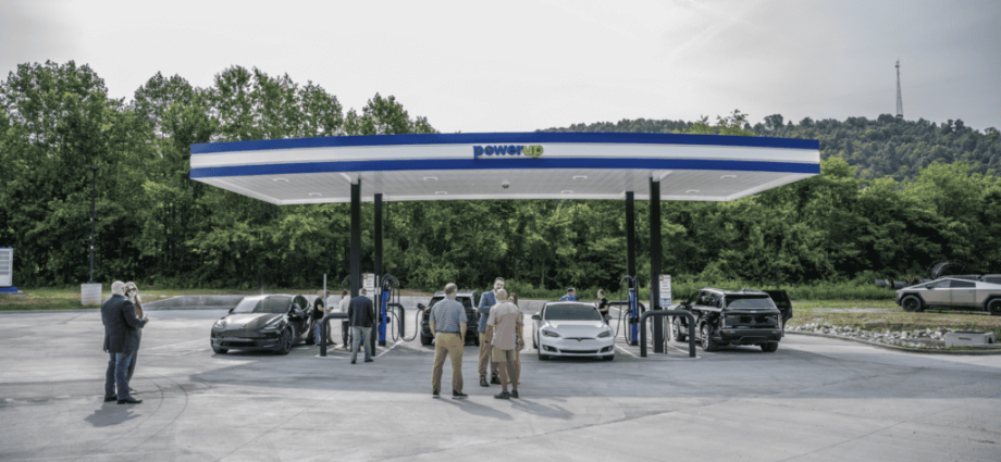 powerup-america-to-build-four-new-nevi-fast-ev-charging-sites-in-north-carolina