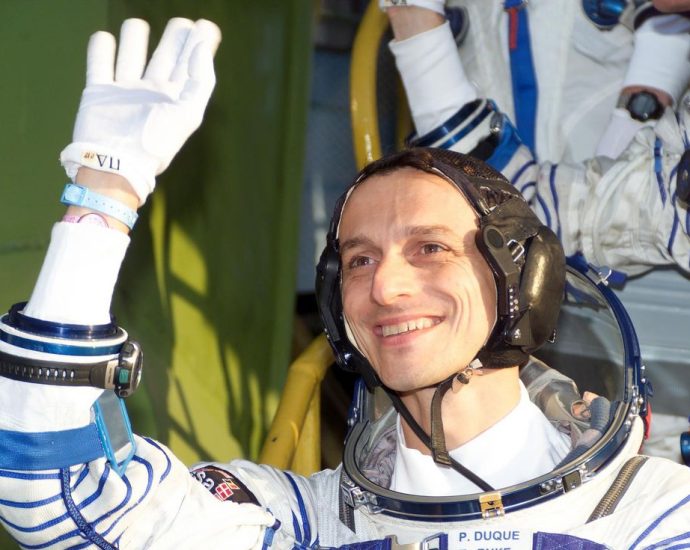 Spain’s First Astronaut, Pedro Duque, Named IEEE Honorary Member