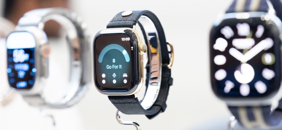 counting-calories-with-a-smartwatch?-your-results-are-probably-wrong,-study-finds