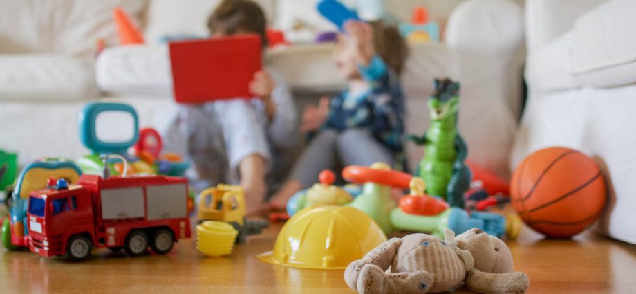 the-best-non-toxic-cleaning-products-to-use-on-legos,-stuffed-animals-and-other-toys