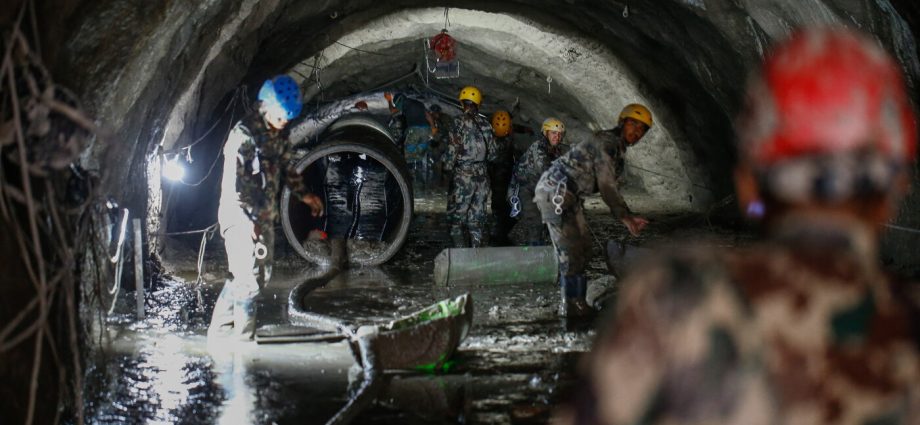 is-nepal’s-flood-a-harbinger-of-what’s-to-come-in-the-himalayas?