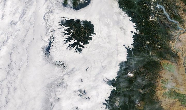 cloudy-cloak-over-the-northwest