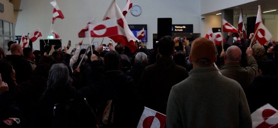 greenland’s-delegation-gets-hero’s-welcome-after-signing-us-denmark-pact