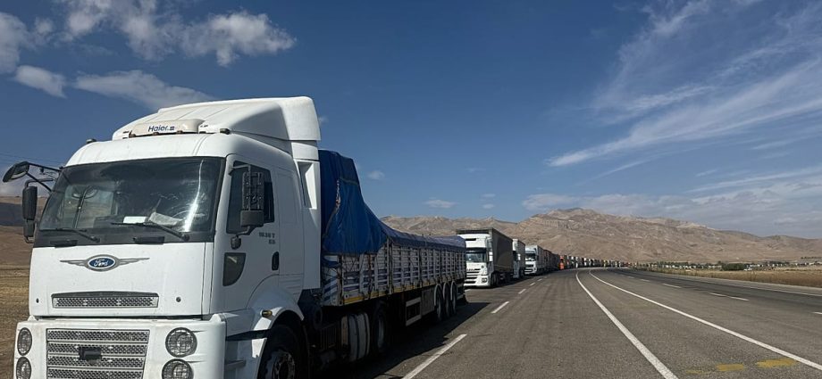 turkey-iran-border-crossing-hit-by-severe-truck-delays