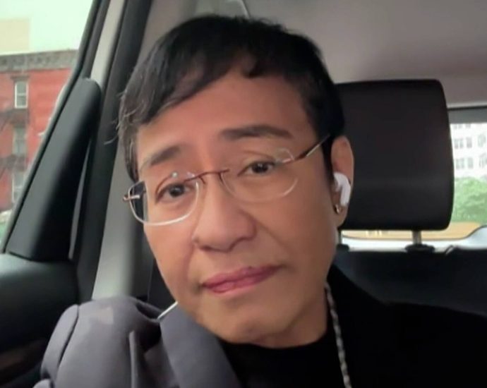 nobel-laureate-maria-ressa-on-the-traitor’s-media-ban,-regulating-ai-&-the-“tech-coup-in-plain-sight”