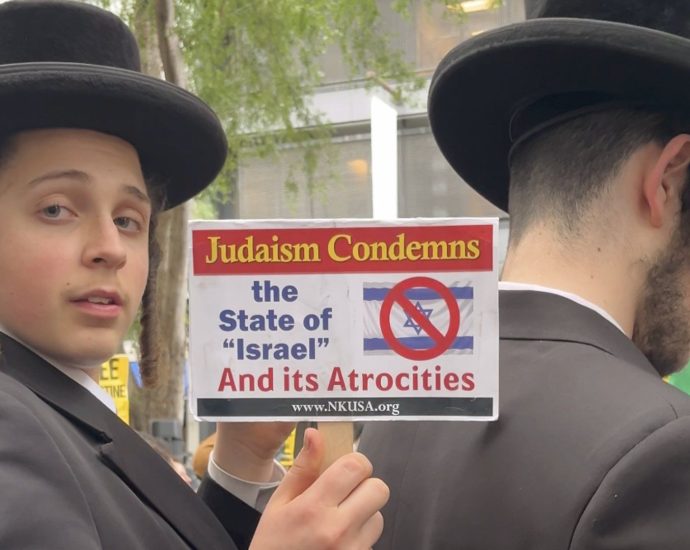 jewish-protestors-join-free-palestine-march-to-denounce-netanyahu